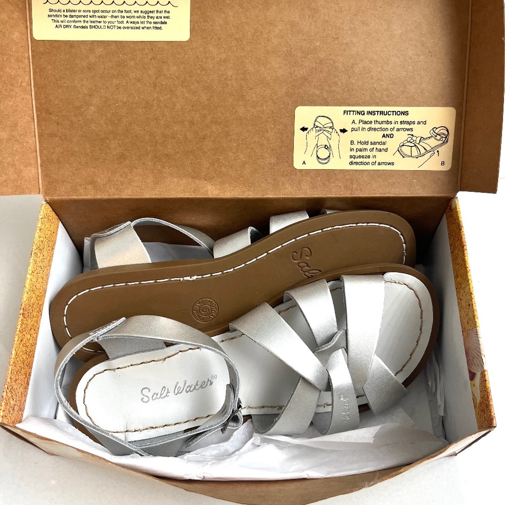 Saltwater Sandals Size 5 new